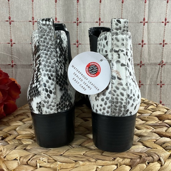 Blondo “Emelia” Snakeskin Embossed Leather Chelsea Ankle Boots B6650 195 Sz 6.5 - Picture 4 of 8